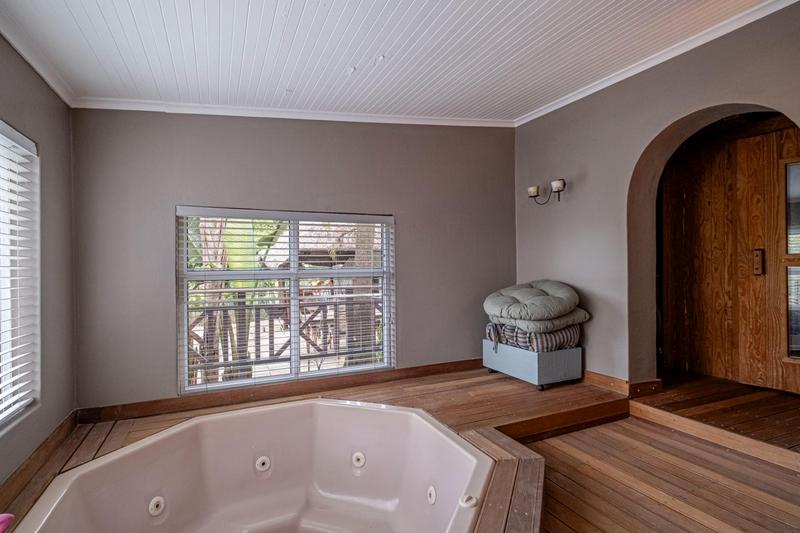 5 Bedroom Property for Sale in Linkside Eastern Cape